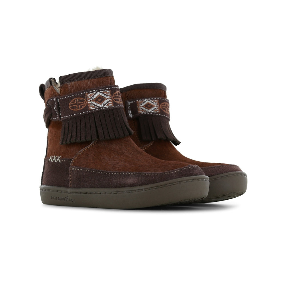 De extreme flex laarzen van Shoesme geven de perfecte balans tussen flexibiliteit, comfort en stijl. In de kleur dark brown, met anti-slip zool en ademende voering. VanZus