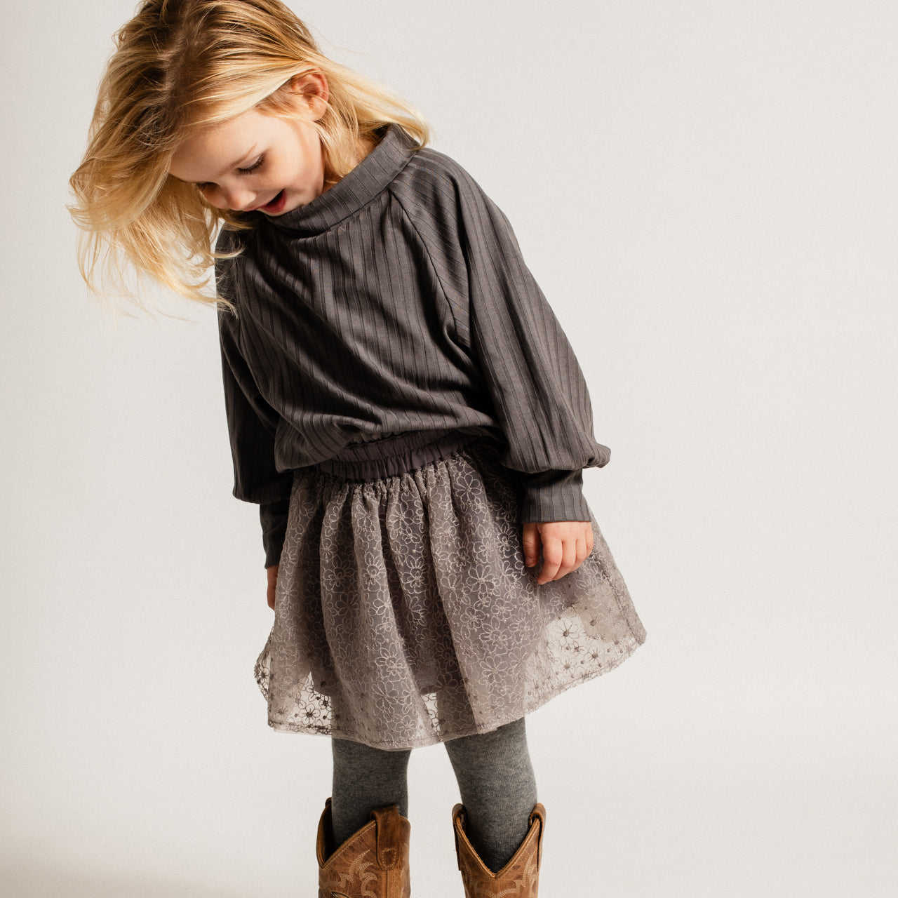 Baje Studio fey rok grey steel