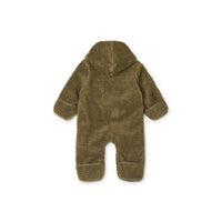 Tover jouw mini om tot een klein teddy beertje met deze baby jumpsuit teddy khaki van Liewood. Warm, zacht en superschattig. Het babypakje van teddystof is eenvoudig aan en uit te trekken door drukknopen. VanZus
