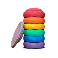 Met de Stapelstein Original rainbow set classic 6+1 stuks haal je de meest complete set Stapelstein inclusief een confetti balansbord in huis. Dit open einde speelgoed zorgt voor urenlang speelplezier. VanZus.