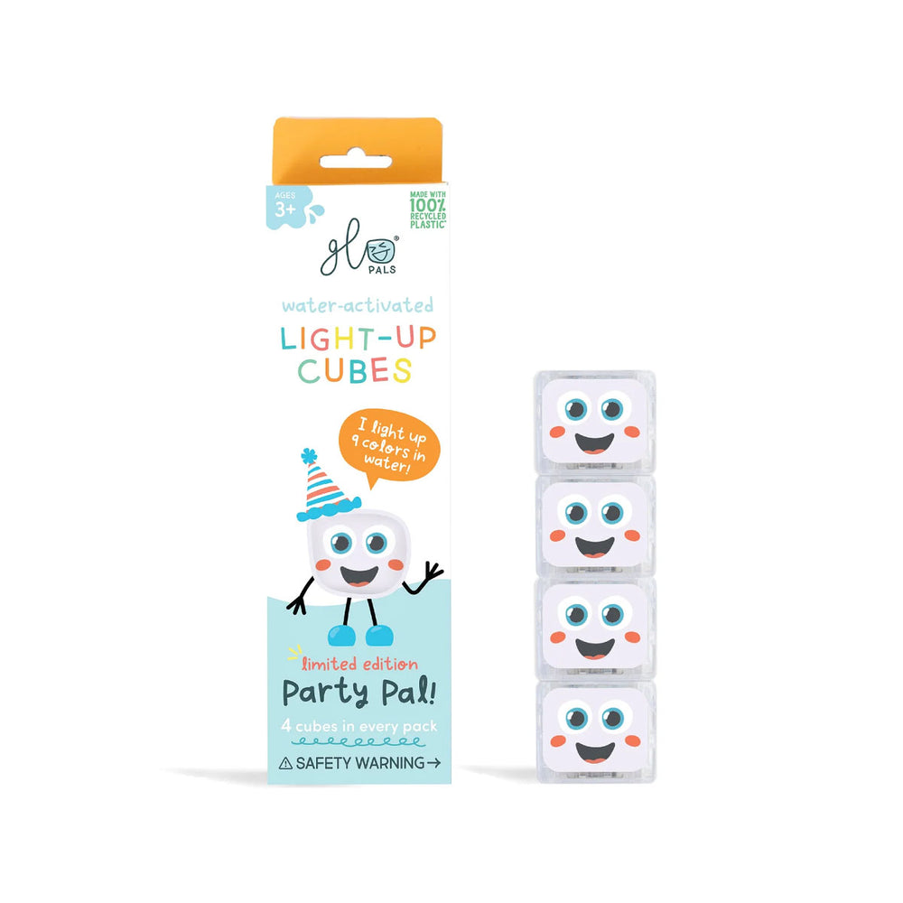 Glo Pals light-up cubes navulverpakking (4 stuks) van  characters Party. Het blokje licht op bij contact met water. Kleur wit. Voor veel waterplezier. Ook in andere varianten en leuk om te combineren. VanZus