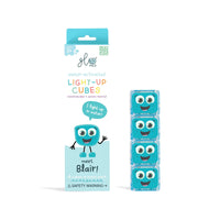 Glo Pals light-up cubes navulverpakking (4 stuks) van  characters Blair. Het blokje licht op bij contact met water. Kleur blauw. Voor veel waterplezier. Ook in andere varianten en leuk om te combineren. VanZus