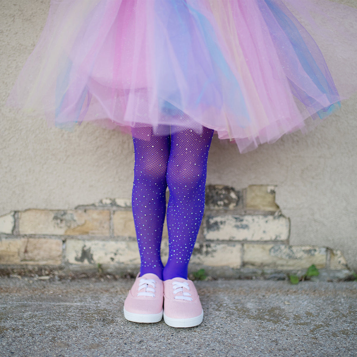 Fashionista's opgelet! Maak van elke outfit een feestje met deze strass panty in lilac van het toffe merk Great Pretenders! Deze opvallende panty is versierd met strass steentjes. Super fabulous! VanZus