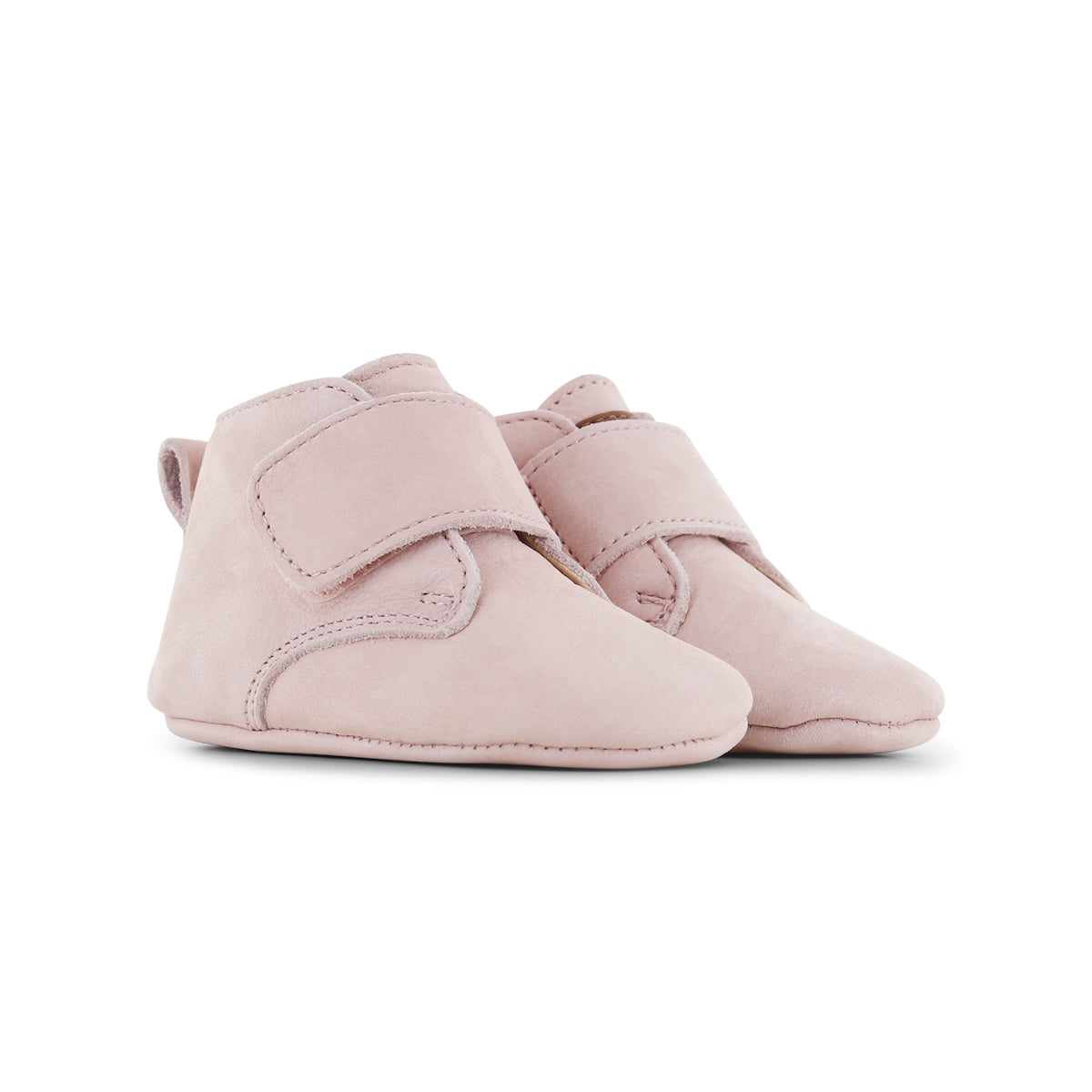 Deze newborn sloffen van Shoesme in de kleur pink hebben klittenband en bieden ultieme comfort. De slofjes zijn lekker zacht en zijn gemaakt van hoogwaardig schapenleer en hebben een zacht voetenbed en leren zolen. VanZus