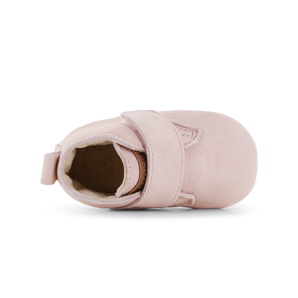 Deze newborn sloffen van Shoesme in de kleur pink hebben klittenband en bieden ultieme comfort. De slofjes zijn lekker zacht en zijn gemaakt van hoogwaardig schapenleer en hebben een zacht voetenbed en leren zolen. VanZus