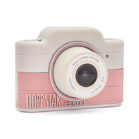 De Hoppstar digitale camera kind Expert blush is de perfecte digitale camera voor alle fotografen in de dop. Deze leuke camera is ideaal voor kleine kinderen maar net zo echt als de camera van papa of mama. VanZus.