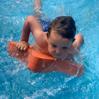 Wil jouw kindje de ster van de zee worden? Dat kan met deze schattige en zeer functionele starfish van Moes Play! Met deze lieve zeester leert je kindje in een mum van tijd balanceren, stuiteren, draaien en surfen. Zijn ze klaar voor dit avontuur? VanZus