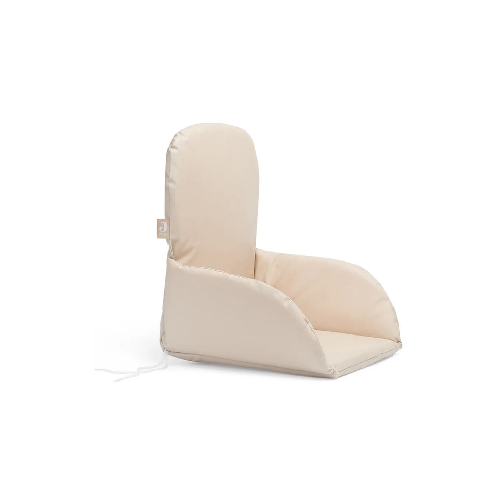 Comfortabel en functioneel: de stoelverkleiner in de variant nougat van het Nederlandse merk Jollein. In handige afneembare stof, zorgt ervoor dat jouw kindje stevig zit. Ook in andere varianten. VanZus