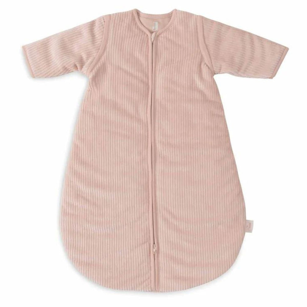 Houd je kleintje warm met de Jollein slaapzak met afritsbare mouwen in rib wild rose. Van ademend katoen, ideaal voor elk seizoen, met luxe ribstructuur en een praktische ritssluiting. Perfect voor de babyuitzet. VanZus