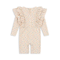 Met&nbsp;de Konges Slojd manuca frill onesie bloomie sprinkle is jouw kindje helemaal klaar voor de zomer! Met dit leuke drijfpak blijft je kindje drijven in het water én je kindje wordt beschermd tegen de zon tot wel factor 50. Deze leuke onesie is gemaakt voor zonnige dagen en veel waterpret.