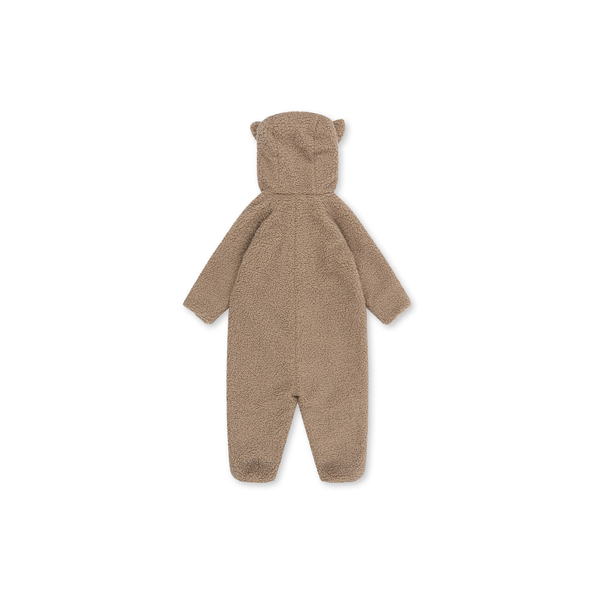 Jouw kindje is warm, zacht en comfortabel met deze superschattige onesie van Konges Slojd. De grizz teddy onesie in de kleur oxford tan heeft een warme teddy stof aan de buitenkant en een katoenen voering met leuke print. VanZus