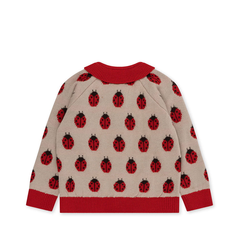 Dit heerlijke vestje is een must have voor in de kledingkast van je dochter. Het Konges Slojd belou gebreid vestje ladybug met lieveheersbeestjes ziet er superschattig uit! VanZus