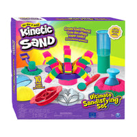 Stimuleer de fantasie en de creativiteit van je kindje met de Kinetic Sand super sandisfying set! In deze set zitten verschillende kleuren speelzand, 10 verschillende vormen én gereedschap om alles te kunnen maken wat je kindje maar kan bedenken. VanZus