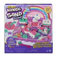 Laat al je creatieve dromen uitkomen met deze superleuke Kinetic Sand unicorn kingdom playset! Deze set wordt geleverd met uniek (glanzend!) Kinetic Sand in verschillende kleuren. Ook kan je kindje aan de slag met 8 verschillende soorten gereedschap. VanZus