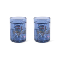 De Konges Slojd 2-pack glitter bekers in de variant bekers race zijn perfect voor jouw kleintje! Deze oefenbekers zijn niet alleen functioneel, maar ook een feest voor het oog. Schud de bekers en zie de glitters dansen, wat elke slok tot een magische ervaring maakt. VanZus