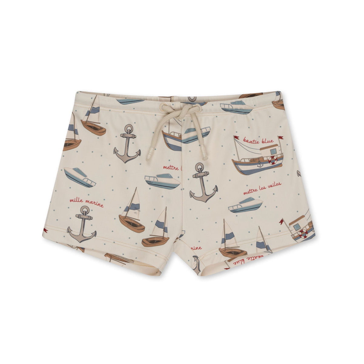 Je zoontje is helemaal klaar voor de zomer met deze leuke Konges Slojd aster zwembroek sail away. De fijne zwembroek zit heerlijk, heeft handige touwtjes om hem helemaal passend te maken om het lichaam van je kindje én ziet er superleuk uit! VanZus