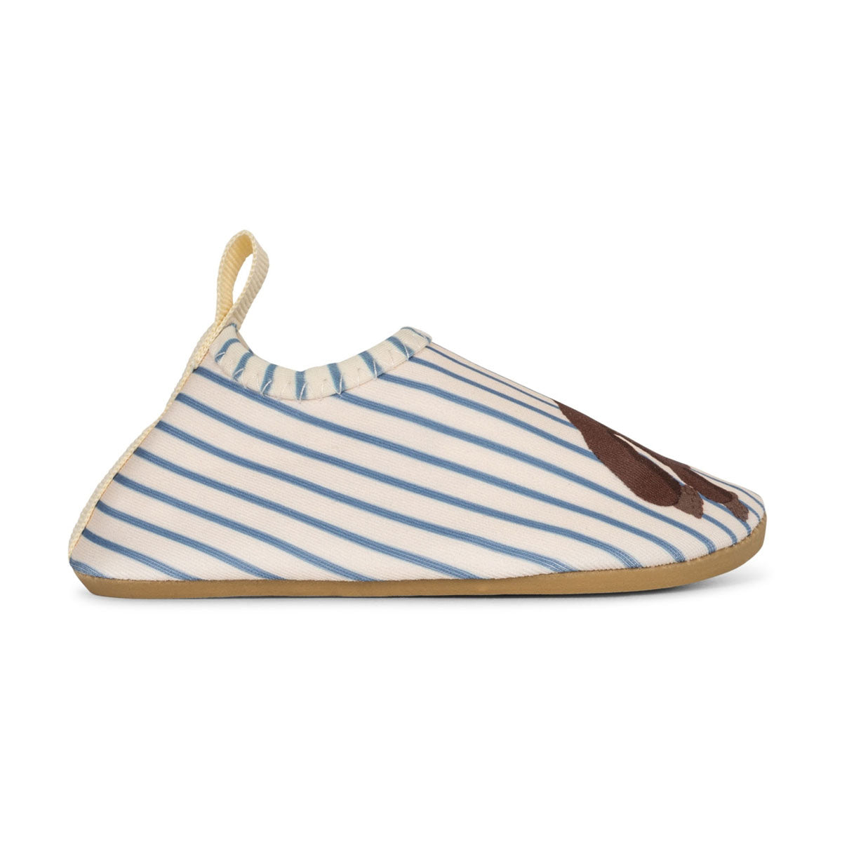 Wanneer je een dagje strand op de planning hebt staan, zijn waterschoentjes voor je kleintje wel zo fijn. Deze Konges Slojd aster zwemschoenen stripe bluie zijn ideaal voor wanneer jullie naar het strand of op vakantie gaan. VanZus