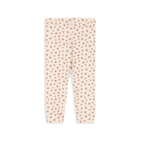 Een basic broek is is altijd fijn om in de kast te hebben hangen. Ideaal om leuke outfits mee te maken, maar ook heerlijk voor thuis om lekker in te relaxen. Deze basic broek in de kleur bloomie van het merk Konges Slojd dan ook ideaal! VanZus