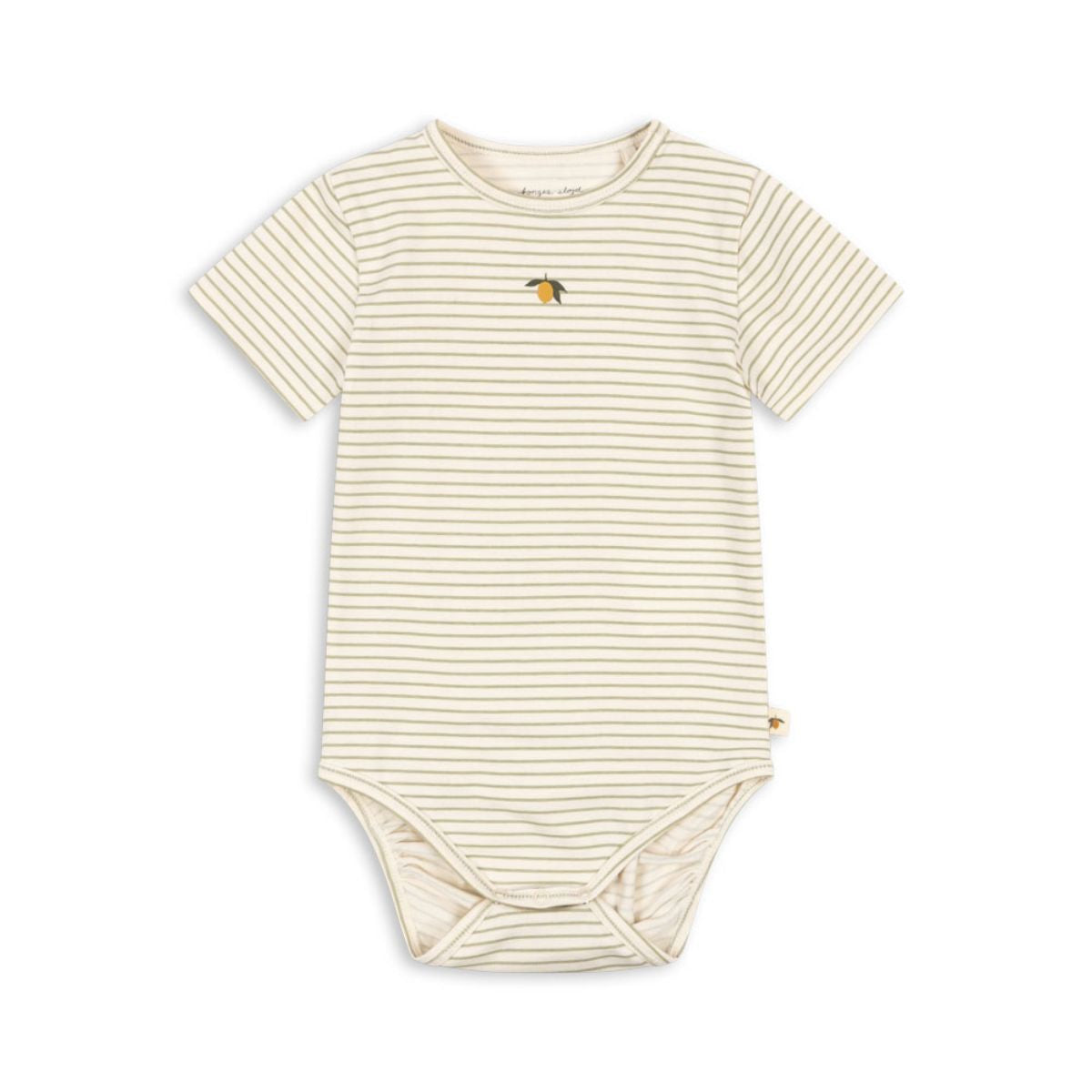 Het basic rompertje de variant tea stripe van het merk Konges Slojd is zacht, duurzaam en praktisch. Ideaal voor je baby of als kraamcadeau. In diverse maten te koop. VanZus