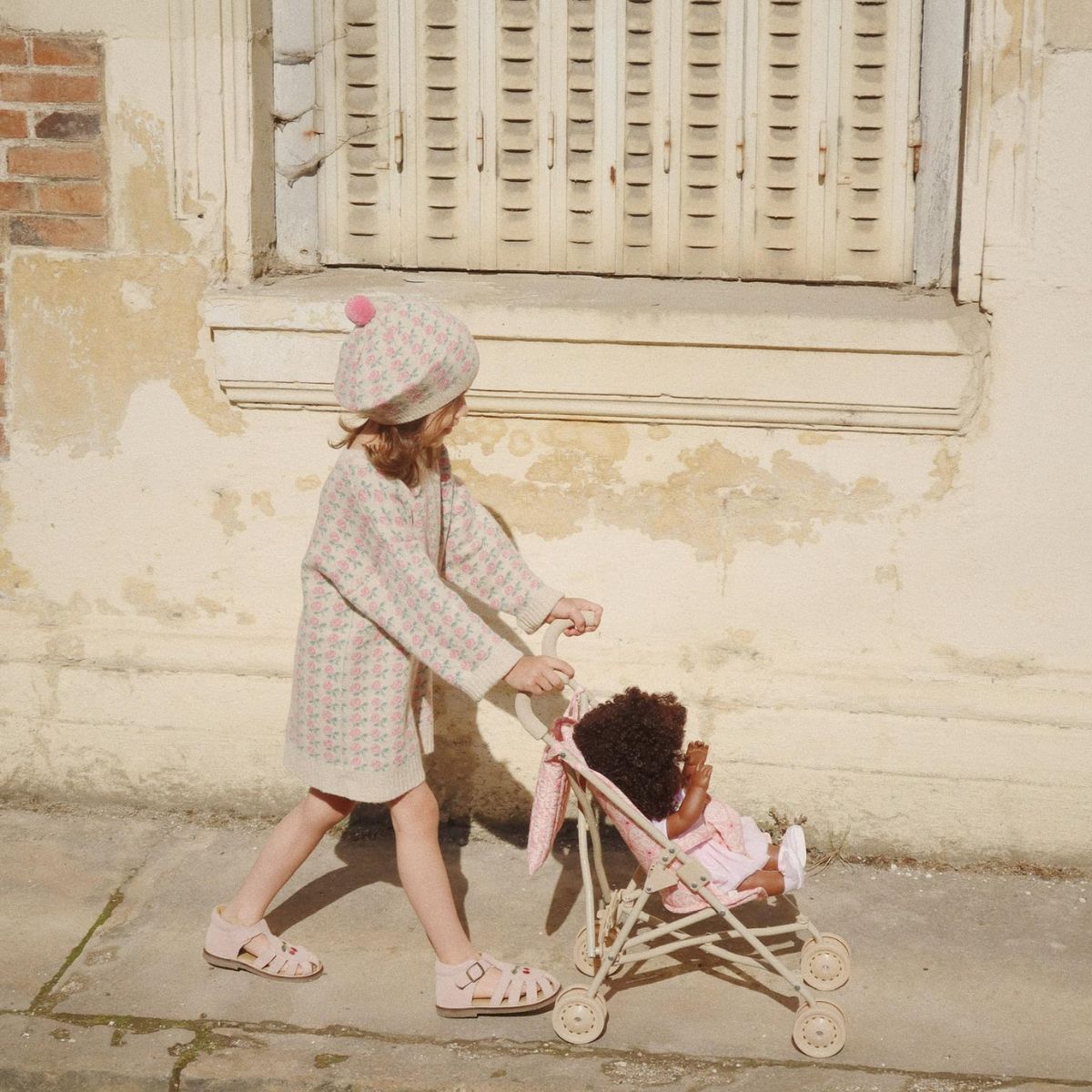 Een mooie, warme en zachte kinderjurk: de Konges Slojd belou knit jurk in rose. De perfecte jurk voor elke gelegenheid. Gemaakt van zachte materialen voor optimaal comfort. VanZus