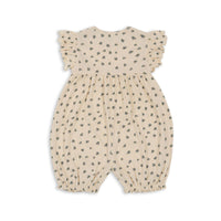 Deze leuke Konges Slojd chleo ruches romper bloomie blue is de ideale basis voor elke zomerse outfit! De fijne body is gemaakt van 97% organisch katoen en 3% elastaan, wat hem stretchy maakt en super comfortabel om te dragen. VanZus