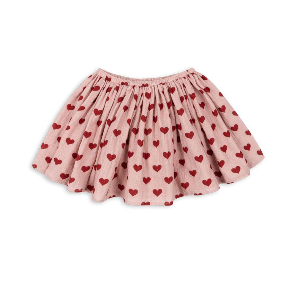 Ben je op zoek naar een lief rokje voor jouw kleintje? Dan is deze coco rok in de kleur amour mellow van het merk Konges Slojd een must have! Dit lieve rokje is bezaaid met hartjes en is dan ook perfect voor echte hartendiefjes! VanZus