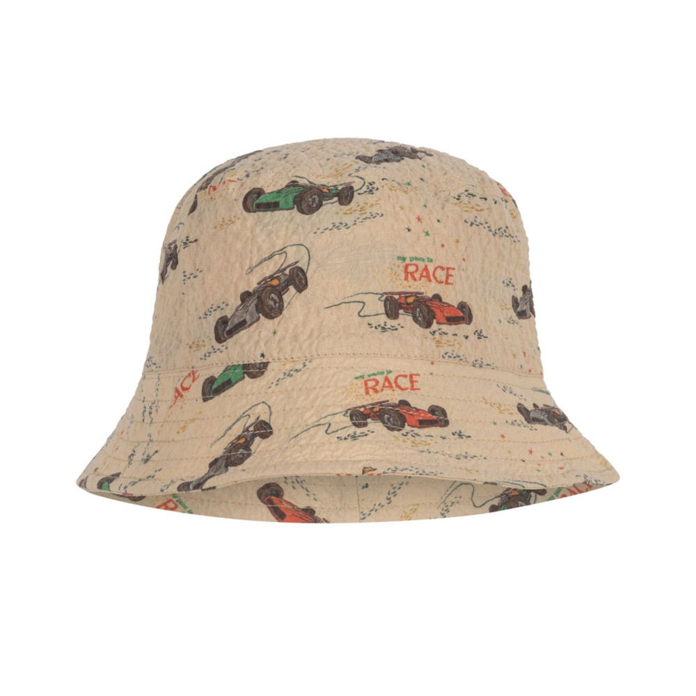 De Konges Slojd elliot bucket hat grand prix is de ideale zonnehoed voor jouw kleintje. Comfortabel en stijlvol in zandkleur, perfect voor buitenactiviteiten. Biedt bescherming tegen de zin in stijl. VanZus