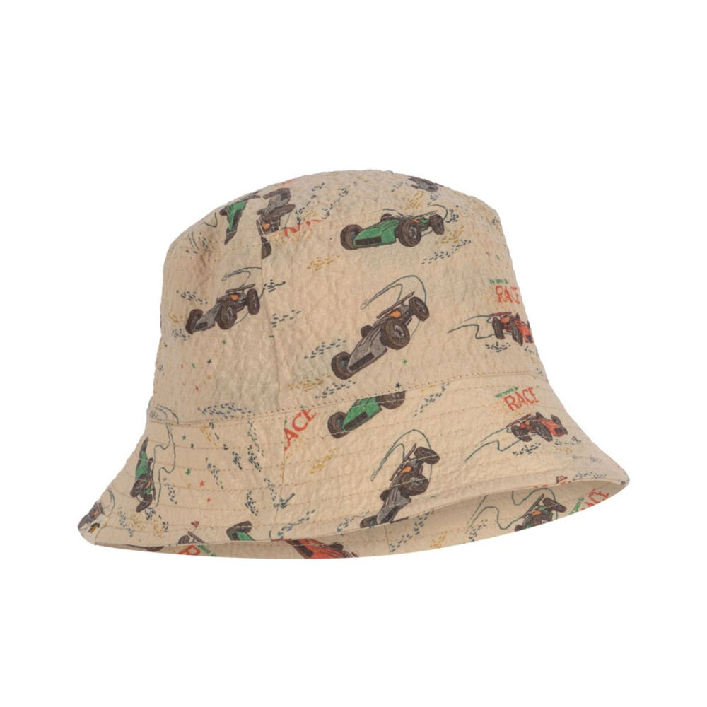 De Konges Slojd elliot bucket hat grand prix is de ideale zonnehoed voor jouw kleintje. Comfortabel en stijlvol in zandkleur, perfect voor buitenactiviteiten. Biedt bescherming tegen de zin in stijl. VanZus