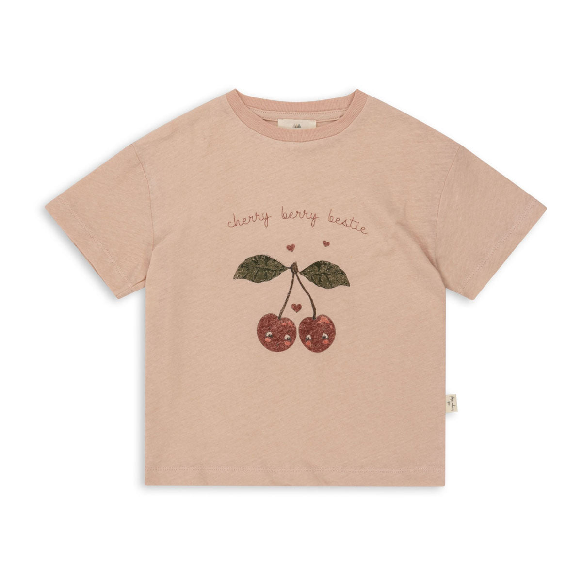 Ben je op zoek naar een fijne basic voor je kleintje met een leuk printje? Dan is dit schattige Konges Slojd era t-shirt cameo rose een must have voor in de kledingkast van je lieveling. VanZus