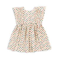 Hoe schattig is deze evia bow jurk in de variant coeur coloré van het merk Konges Slojd? Dit mooie jurkje met een beige kleur en een schattige print van gekleurde hartjes is het ideale jurk voor zowel feestelijke gelegenheden als alledaagse outfits. VanZus