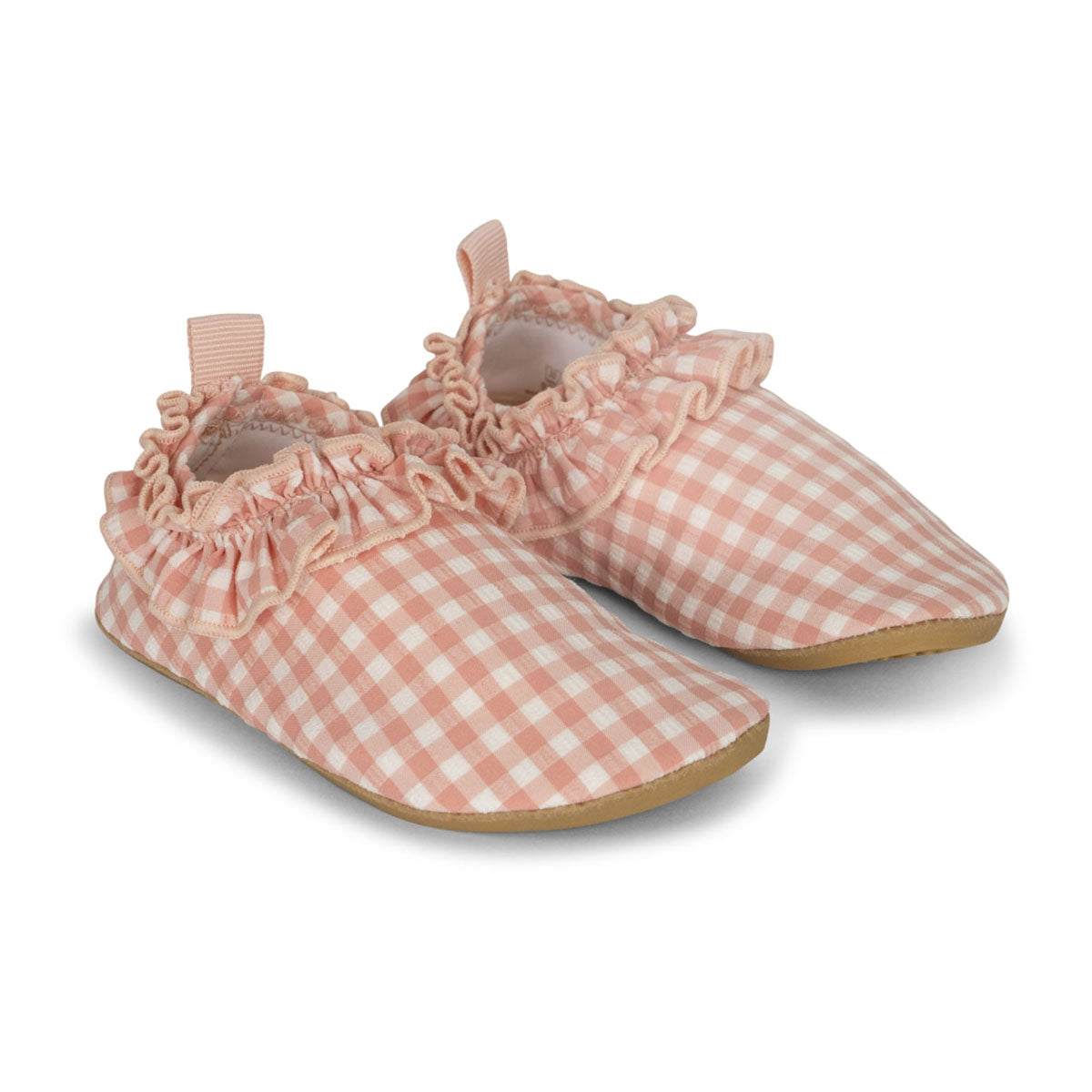 Bescherm de voeten van je kindje tijdens het zwemmen met deze leuke fresia zwemschoenen in mellow rose van Konges Slojd deze zomer. Deze zwemschoenen hebben een schattig ruitjespatroon in een mooie roze kleur. Perfect voor de warme dagen! VanZus