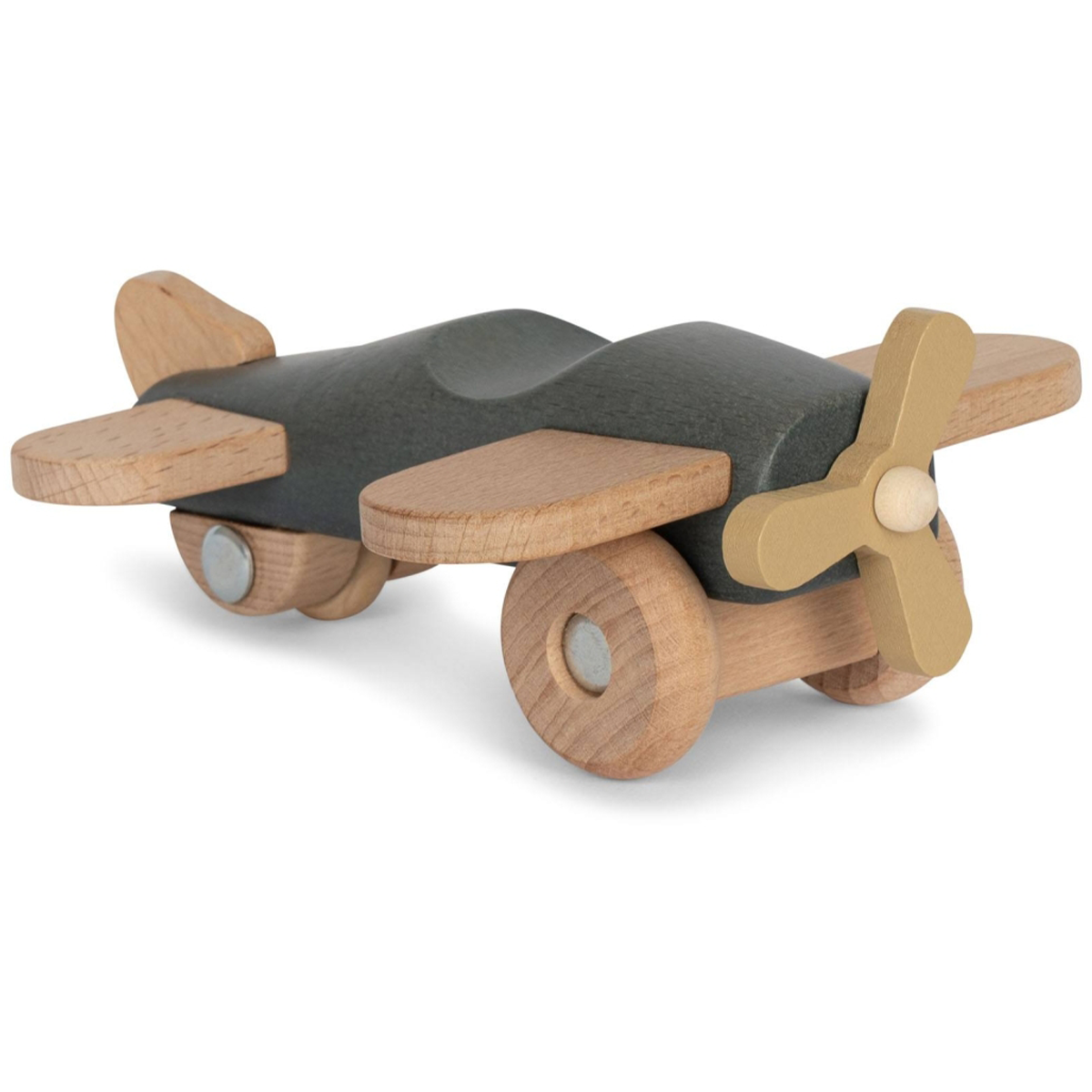 Is jouw kindje gek op vliegtuigen? Dan is dit houten vliegtuig blue van Konges Slojd een must have voor in de speelgoedkist.  Dit mooie vliegtuig is gemaakt van 100% FSC gecertificeerd beukenhout en is daarom erg duurzaam. Het vliegtuig heeft een blauwe kleur. VanZus