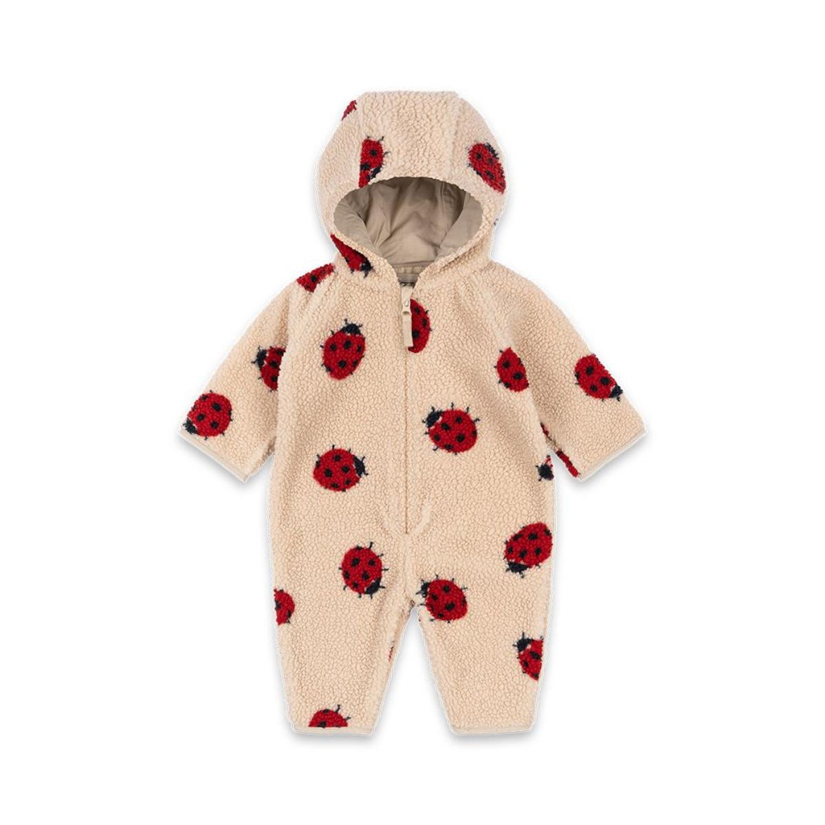 De Konges Slojd Jody teddy onesie in ladybug sand is perfect voor jouw kleintje. Gemaakt van 100% gerecycled polyester en met een schattige print van lieveheersbeestjes, ideaal voor elke gelegenheid. VanZus.