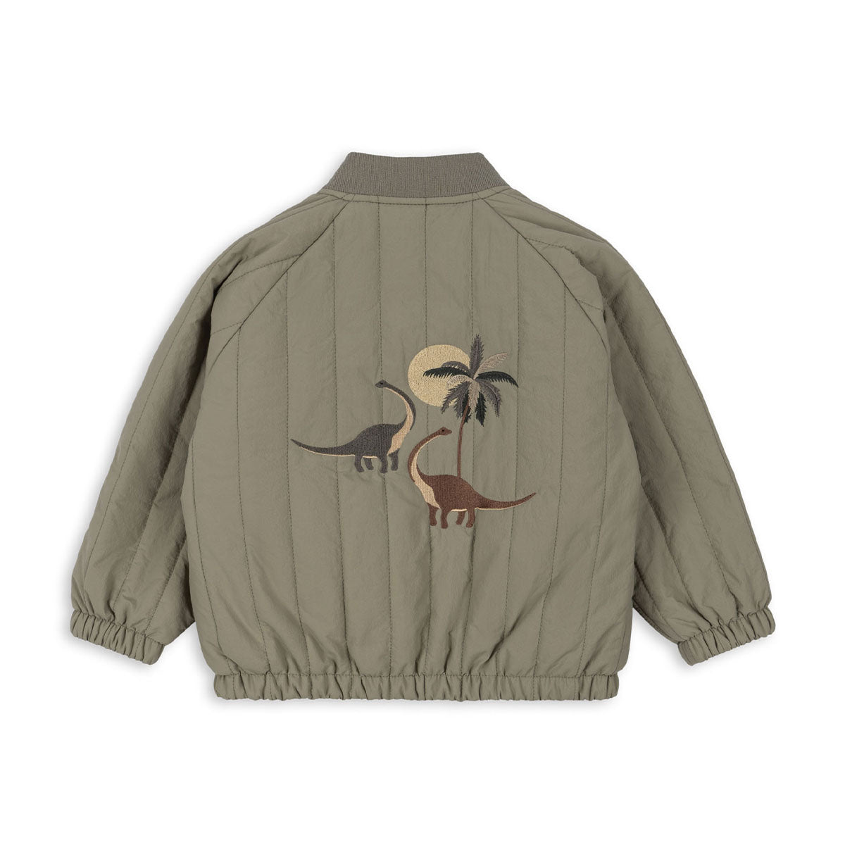 Je kindje steelt de show met dit stoere Konges Slojd juno bomber jacket in de variant laurel oak. Dit leuke groene bomberjack heeft schattige dino's op de achterkant neemt je mee terug naar je eigen kindertijd. Het prachtige retro-look jasje met fijne stof zit je kindje als gegoten. VanZus