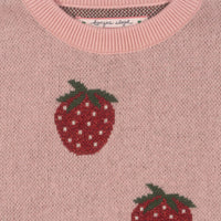 De Konges Slojd lapis lurex knit jurk strawberry is een schattige, duurzame jurk van 100% biologisch katoen. Perfect voor elke gelegenheid, in mooie rode kleur. Ook in blouse of jurk verkrijgbaar. VanZus