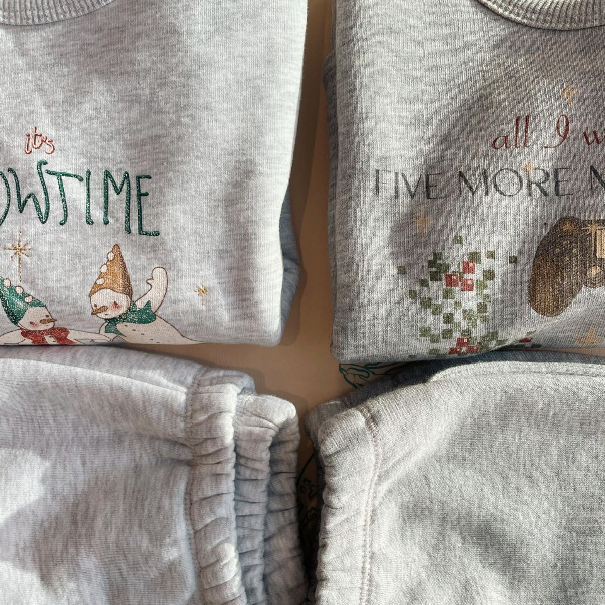 De Konges Slojd lou joggingbroek grey melange is comfortabel en zacht, gemaakt van biologisch katoen. Perfect voor spelen of ontspannen, met een tijdloze grijze kleur en een goede pasvorm. Een must-have! VanZus