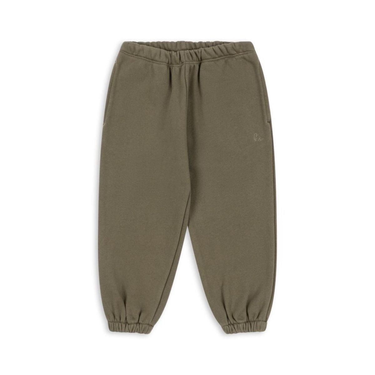 De Konges Slojd lou joggingbroek kalamata is ideaal voor chilldagen! Gemaakt van zacht biologisch katoen, comfortabel en ademend. Met een speelse groene kleur en goede pasvorm, perfect voor elke gelegenheid! VanZus