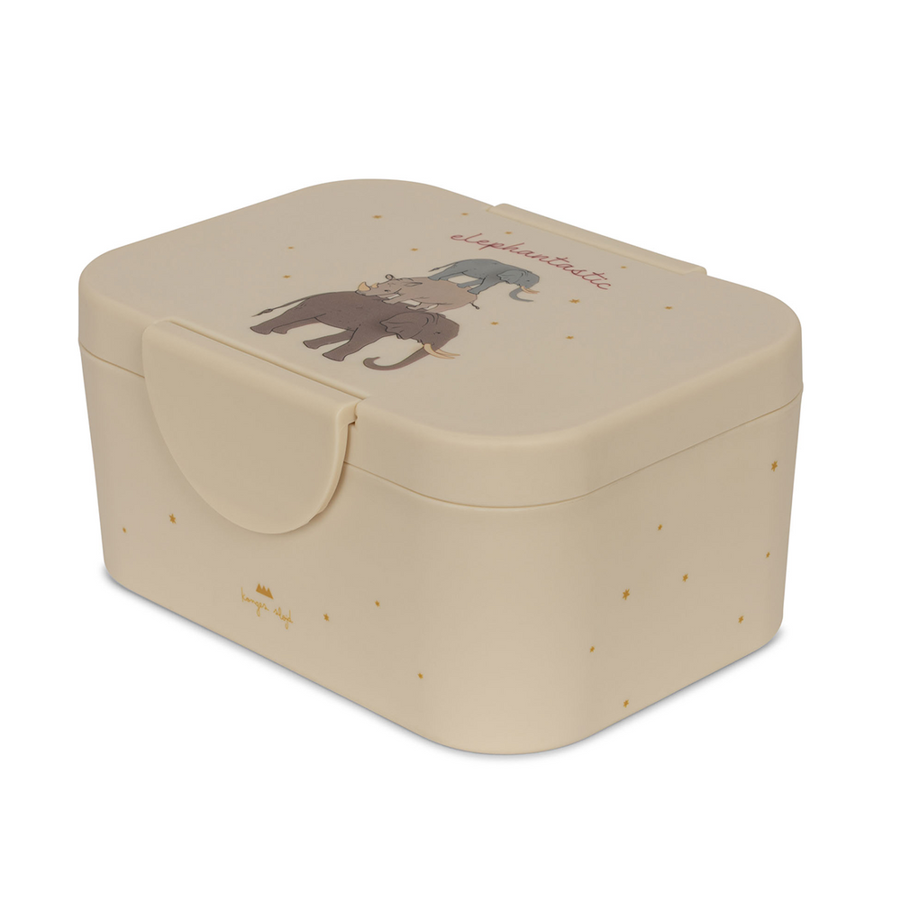 Gaat je kindje binnenkort naar school of ben je op zoek naar een handige lunchbox voor onderweg? Dan is deze safari lunchbox van Konges Slojd ideaal! Met de Konges Slojd lunch box safari is elke lunch een feestje. VanZus