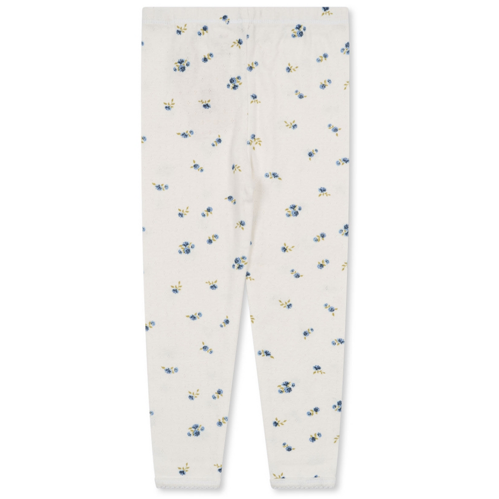 Ben je op zoek naar een heerlijk zachte broek voor jouw kleine spruit? Dan is deze mini broek bonderose blue van Konges Slojd zeker een must have voor in de kledingkast! Dit is een heerlijke broek die je op verschillende manieren kan combineren. VanZus