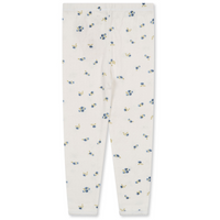 Ben je op zoek naar een heerlijk zachte broek voor jouw kleine spruit? Dan is deze mini broek bonderose blue van Konges Slojd zeker een must have voor in de kledingkast! Dit is een heerlijke broek die je op verschillende manieren kan combineren. VanZus