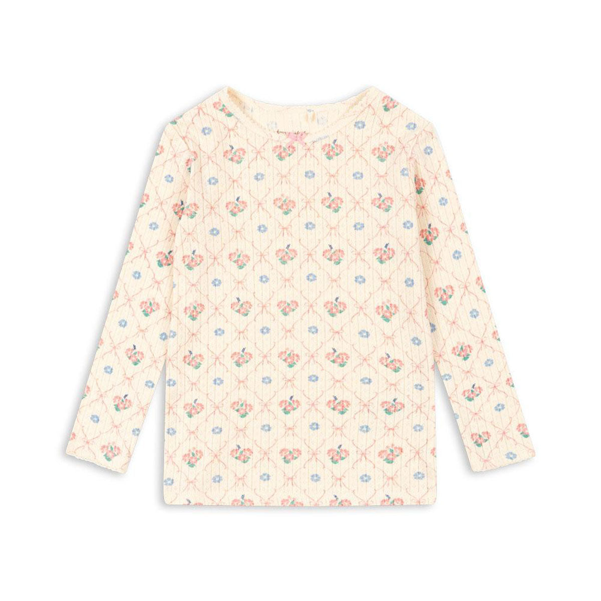 Een fijn, basic shirt dat er ook nog eens geweldig uitziet?! Dat is dit minnie shirt in de variant fleur decor van het merk Konges Slojd. Dit shirt is voorzien van een hele schattige print en zit lekker comfortabel. Het is het ideale shirtje om leuke outfits mee samen te stellen! VanZus