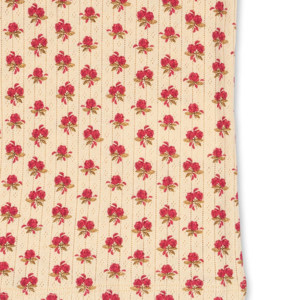Ben je op zoek naar een mooi shirtje voor je kind? Dan is dit schattige Konges Slojd minnie t-shirt in de variant rosie sorbet een must have voor in de kledingkast van je lieveling. Dit shirt zit namelijk niet alleen super comfortabel, maar ziet er ook leuk uit! VanZus