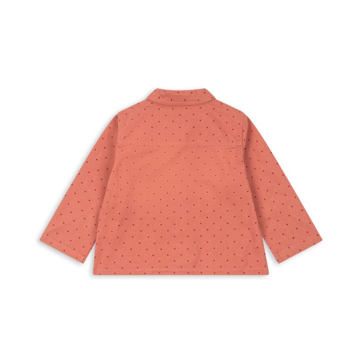 Maak de outfit van je kleintje af met dit schattige nola shirt jas in de variant mahogany dot van het merk Konges Slojd. Deze eyecatcher van een jas zit enorm comfortabel en maakt elke outfit van je kleintje helemaal af! VanZus