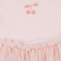 Is jouw kleine meid een echte prinses? Dan is dit princess crown kostuum in de kleur cloud pink een echte must have! Dit schattige kostuum set bestaat uit een kroontje met sluier, een tutu jurkje en een toverstaf. VanZus
