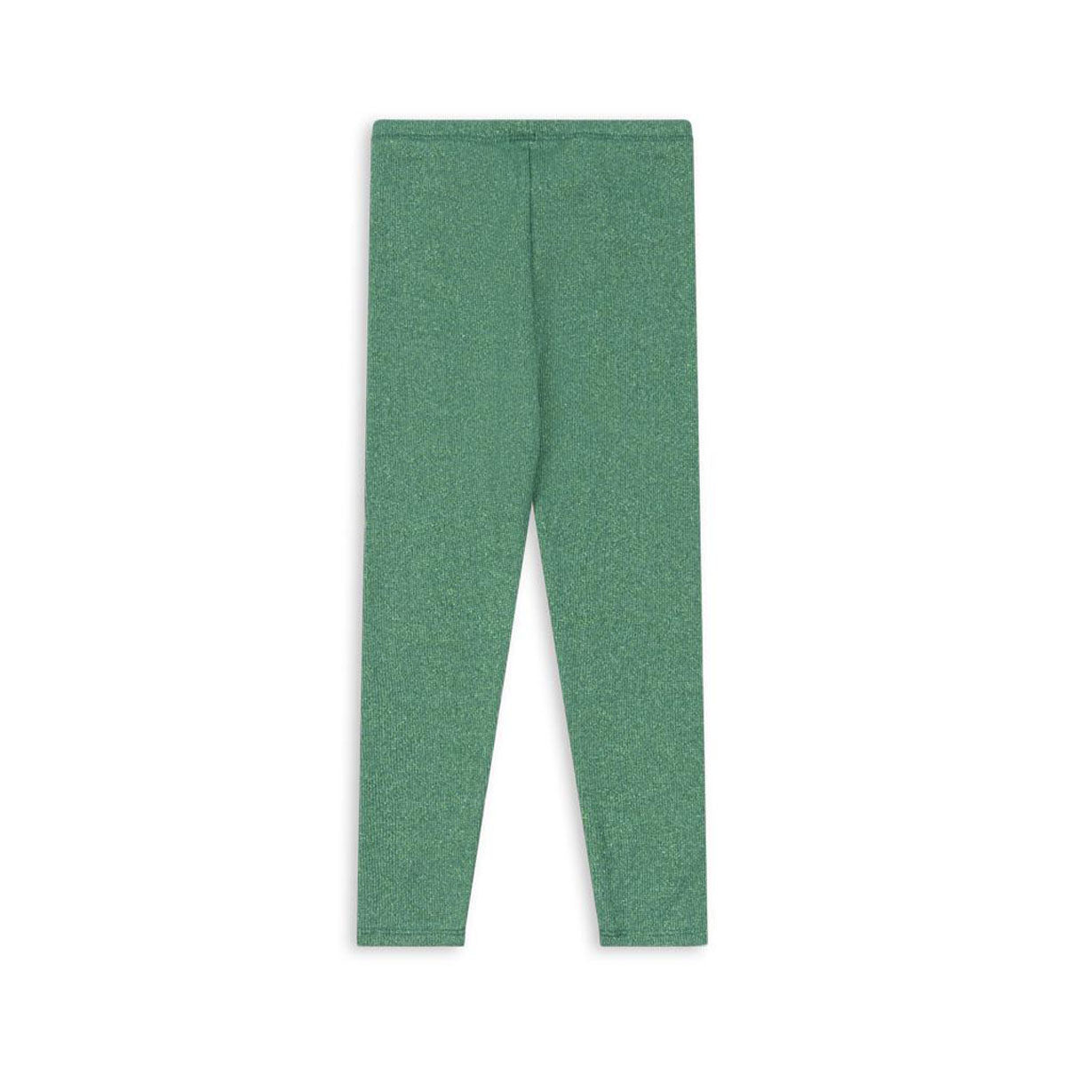 Hoe tof is deze roli broek in de kleur bottle green van het merk Konges Slojd? Deze broek is ideaal om toffe outfits mee te creëren. Draag de broek als legging onder een leuke jurk of rok, of draag hem als broek met een leuke trui. Je kunt er alle kanten mee op! VanZus