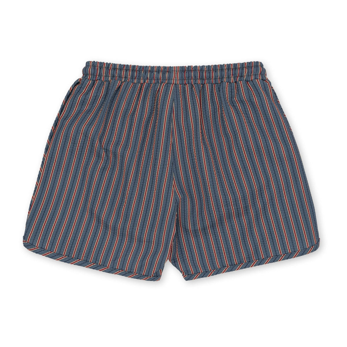 Je zoontje is helemaal klaar voor de zomer met deze leuke Konges Slojd asnou zwembroek stripe mirage. De fijne zwembroek zit heerlijk, heeft handige touwtjes om hem helemaal passend te maken om het lichaam van je kindje én ziet er superleuk uit! VanZus