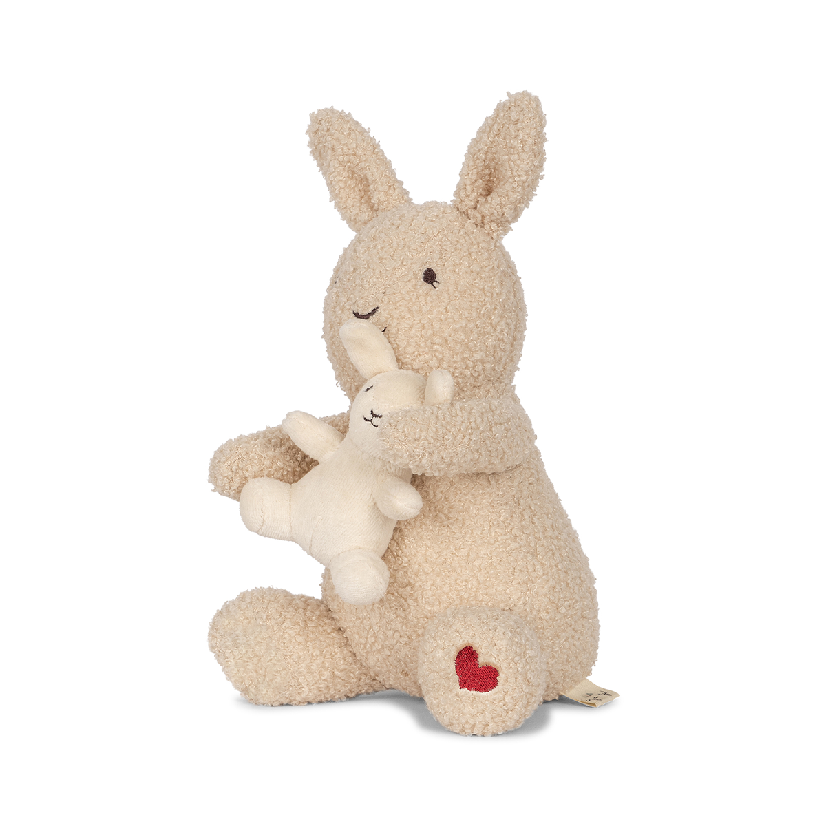 Deze te schattige teddy bunny knuffel is heel leuk voor de allerkleinsten. Deze leuke knuffel van Konges Slojd bestaat uit een mamakonijn en haar kleintje en ze zijn allebei superzacht. Het leuke is dat de knuffel ook nog eens muziek speelt als je trekt aan het babykonijntje.  VanZus