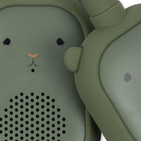 Hoe cool zijn deze bear walkie talkies van Konges Slojd?! Met deze schattige walkie talkies in de variant olivine van het merk Konges Slojd wordt het spelen van verstoppertje, detective of een ander spelletje nog veel leuker! VanZus