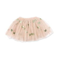 Ben jij op zoek naar een leuk rokje voor jouw dochter? Dit leuke yvonne rokje in coeur verde van Konges Slojd is een must have in de kledingkast van je dochter. Dit leuke rokje tovert jouw kleintje namelijk om in een prima ballerina én je kunt de tutu goed combineren met wat er in de kledingkast van je kind hangt. 