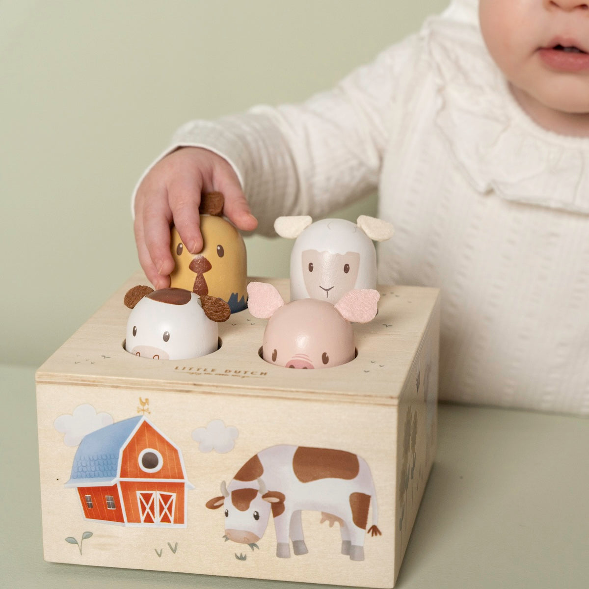 Superleuk kinderspeelgoed: pop-up spel little farm van Little Dutch. Pop de 4 boerderijdieren omhoog en duw ze weer terug. Gegarandeerd veel plezier. VanZus